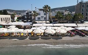 Artemis Hotel
